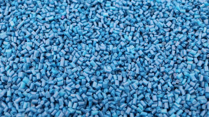 Blue polymer masterbatch pellets